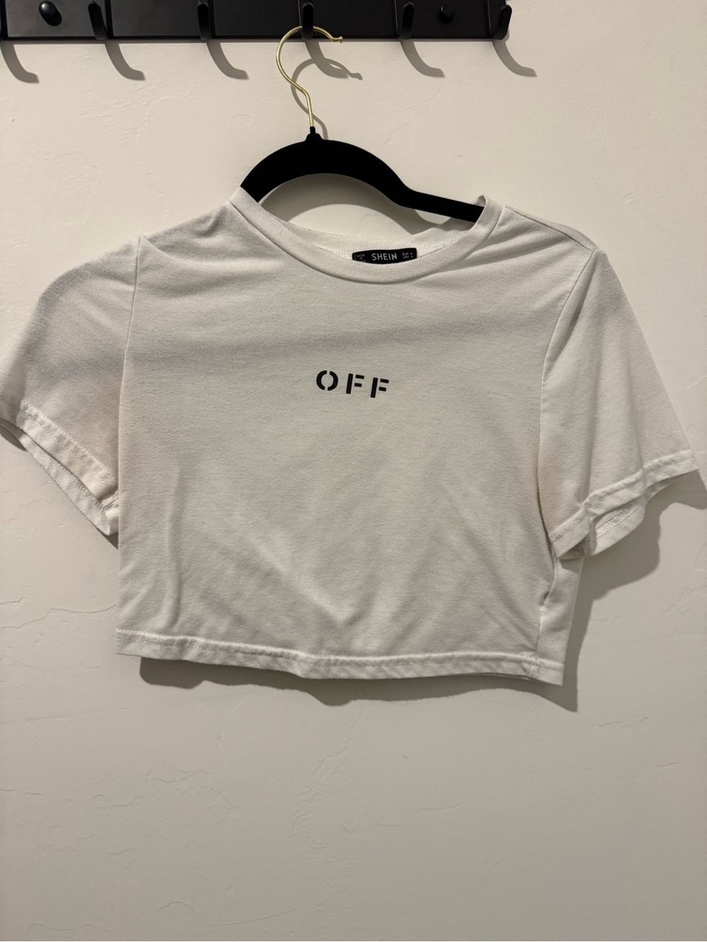 SHEIN White Cropped 'OFF' Crewneck Tee